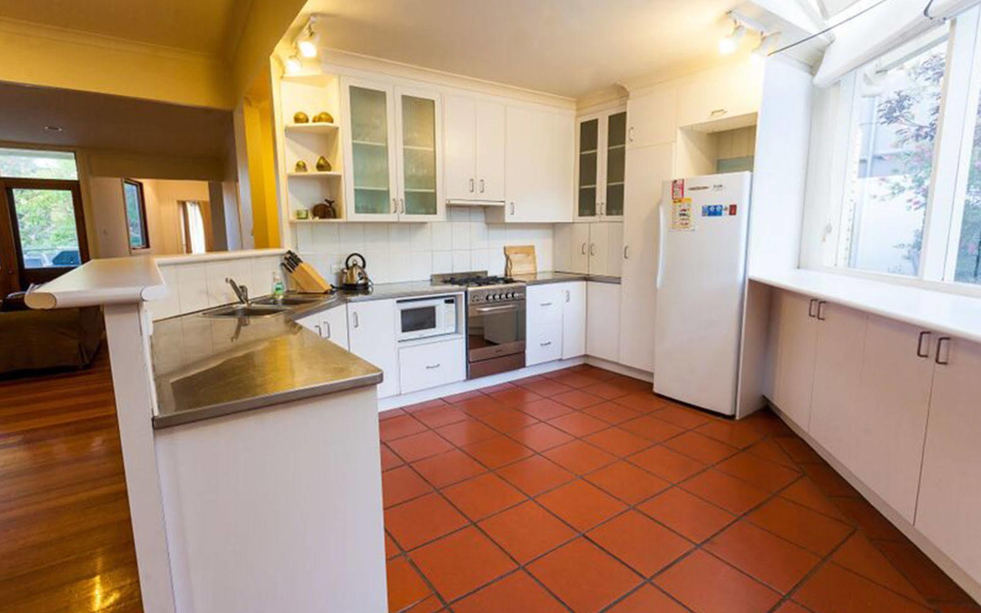 Point Lonsdale Holiday Apartments (Adults Only) Queenscliff Luaran gambar