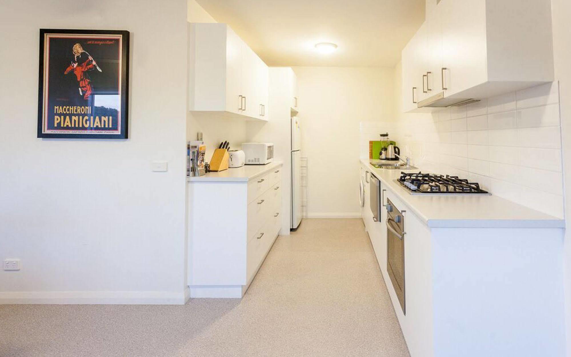 Point Lonsdale Holiday Apartments (Adults Only) Queenscliff Luaran gambar
